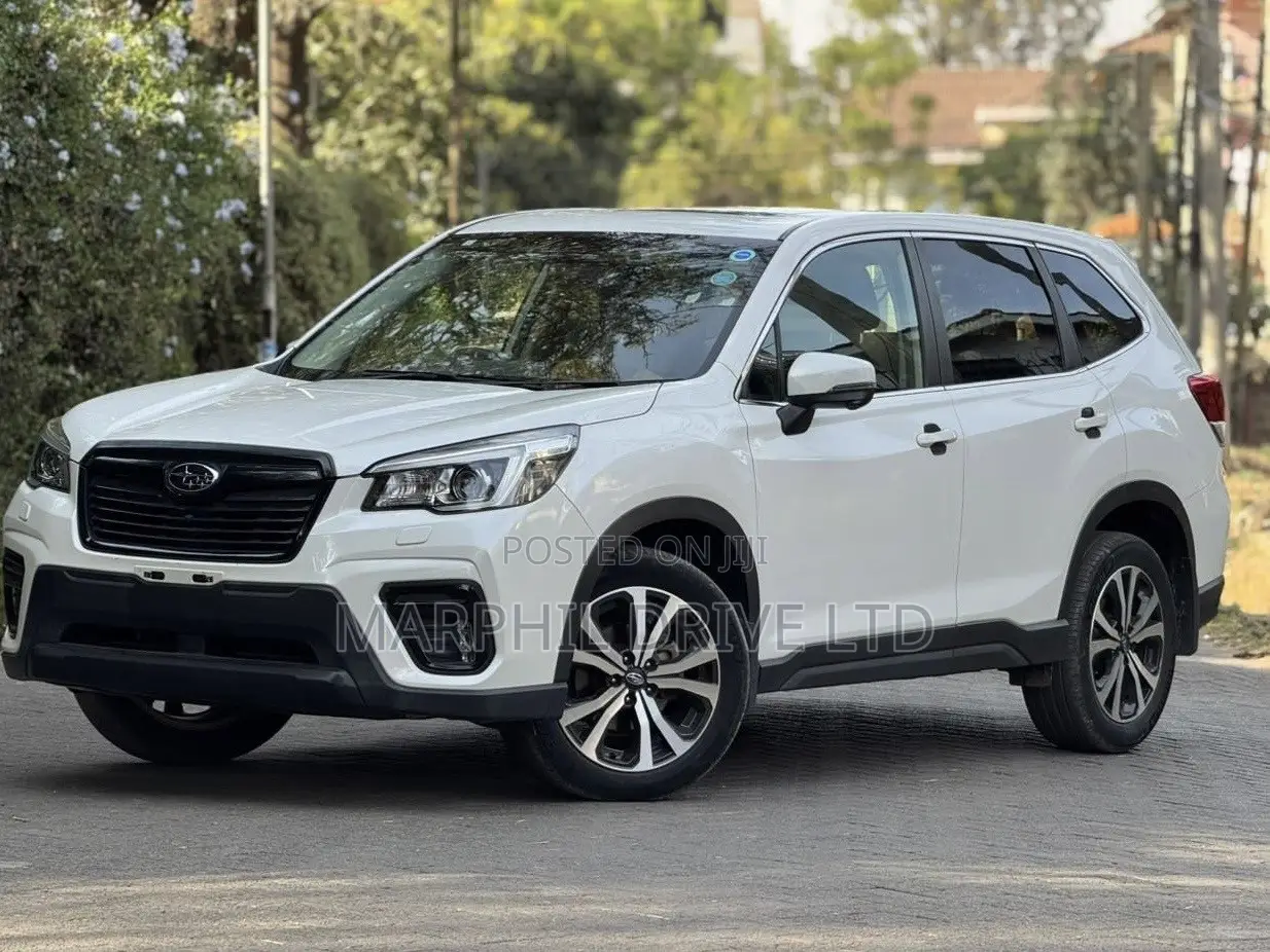 Subaru Forester Premium AWD 2019 White