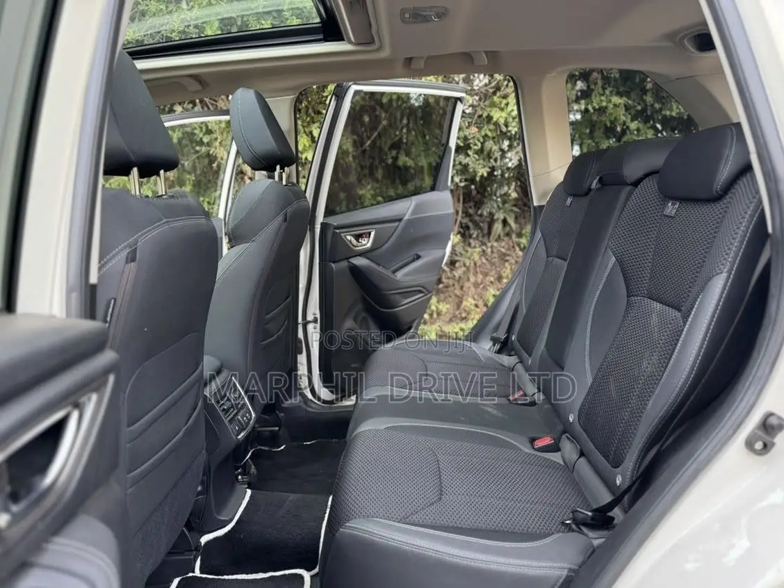 Subaru Forester Premium AWD 2019 White