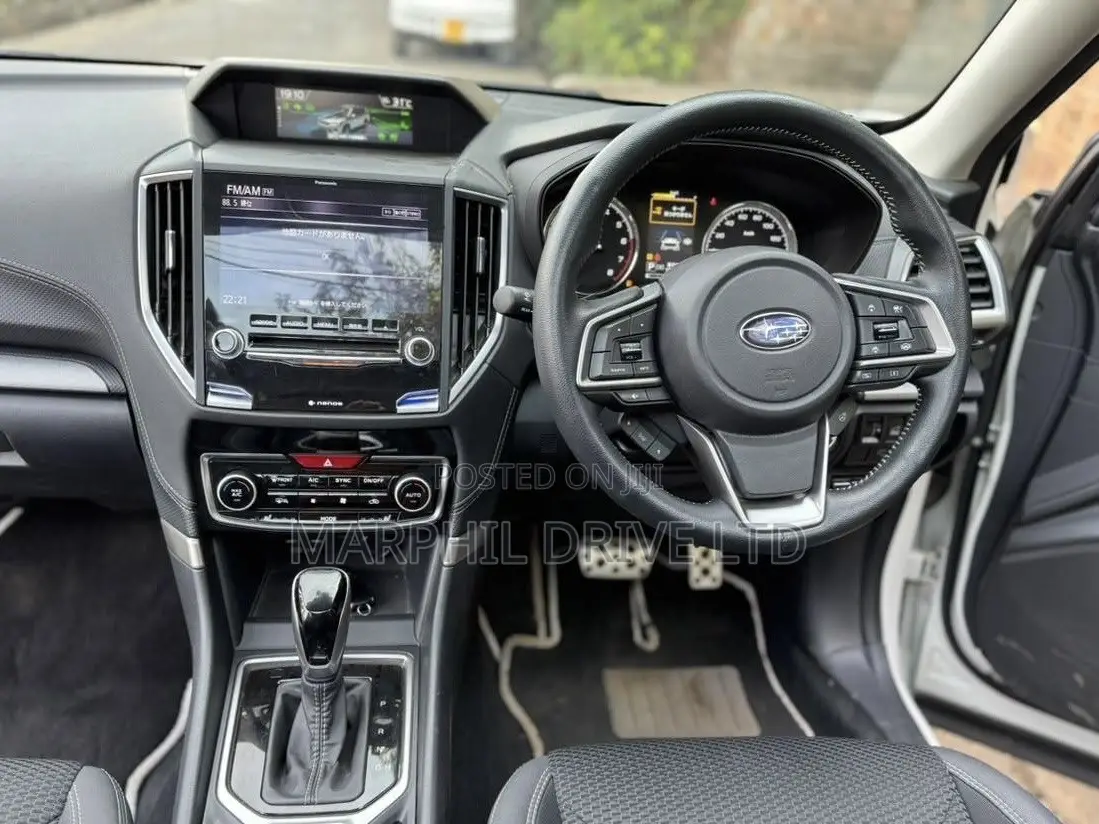 Subaru Forester Premium AWD 2019 White