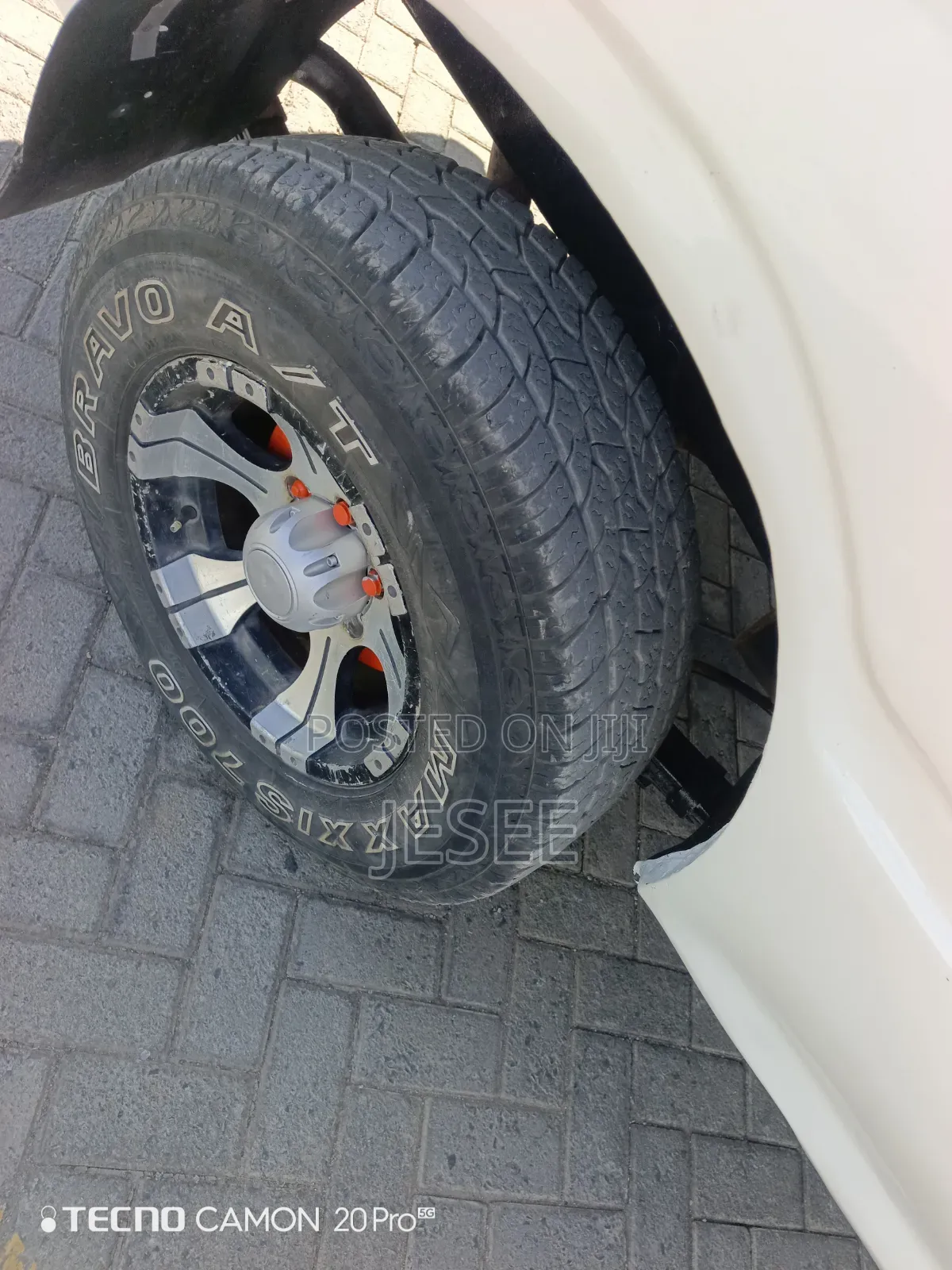 Toyota HiAce 2000 White