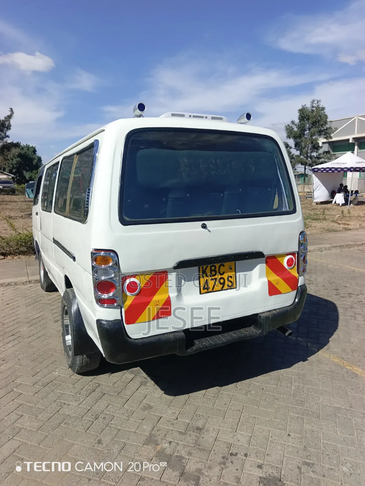 Toyota HiAce 2000 White