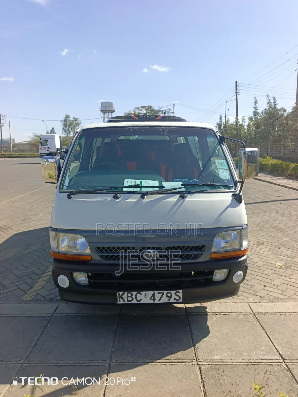 Toyota HiAce 2000 White