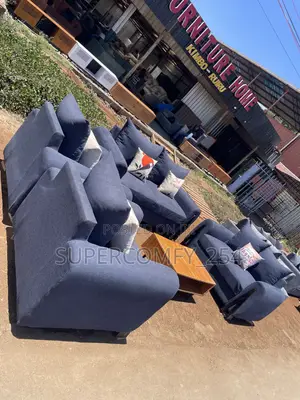 A Classic Seven Seater Bolo v Sofa