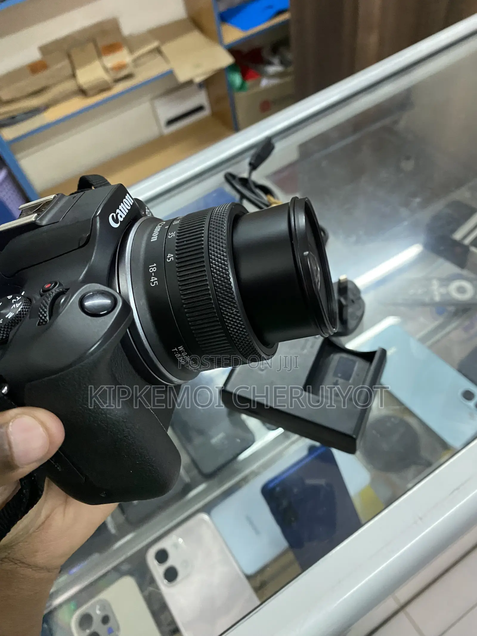 Canon EOS R100 Mirrorless Camera With 18-45mm Lens