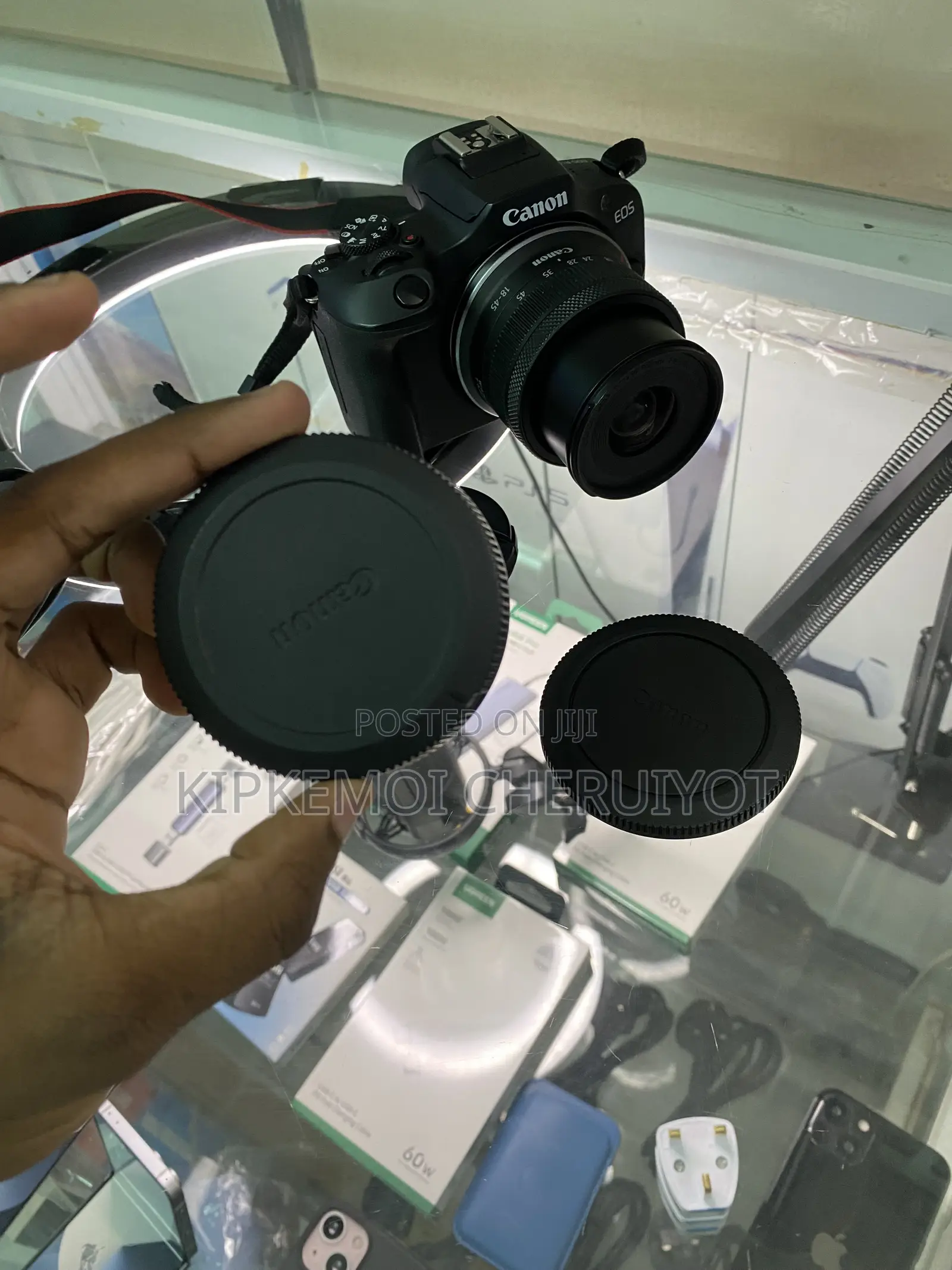 Canon EOS R100 Mirrorless Camera With 18-45mm Lens