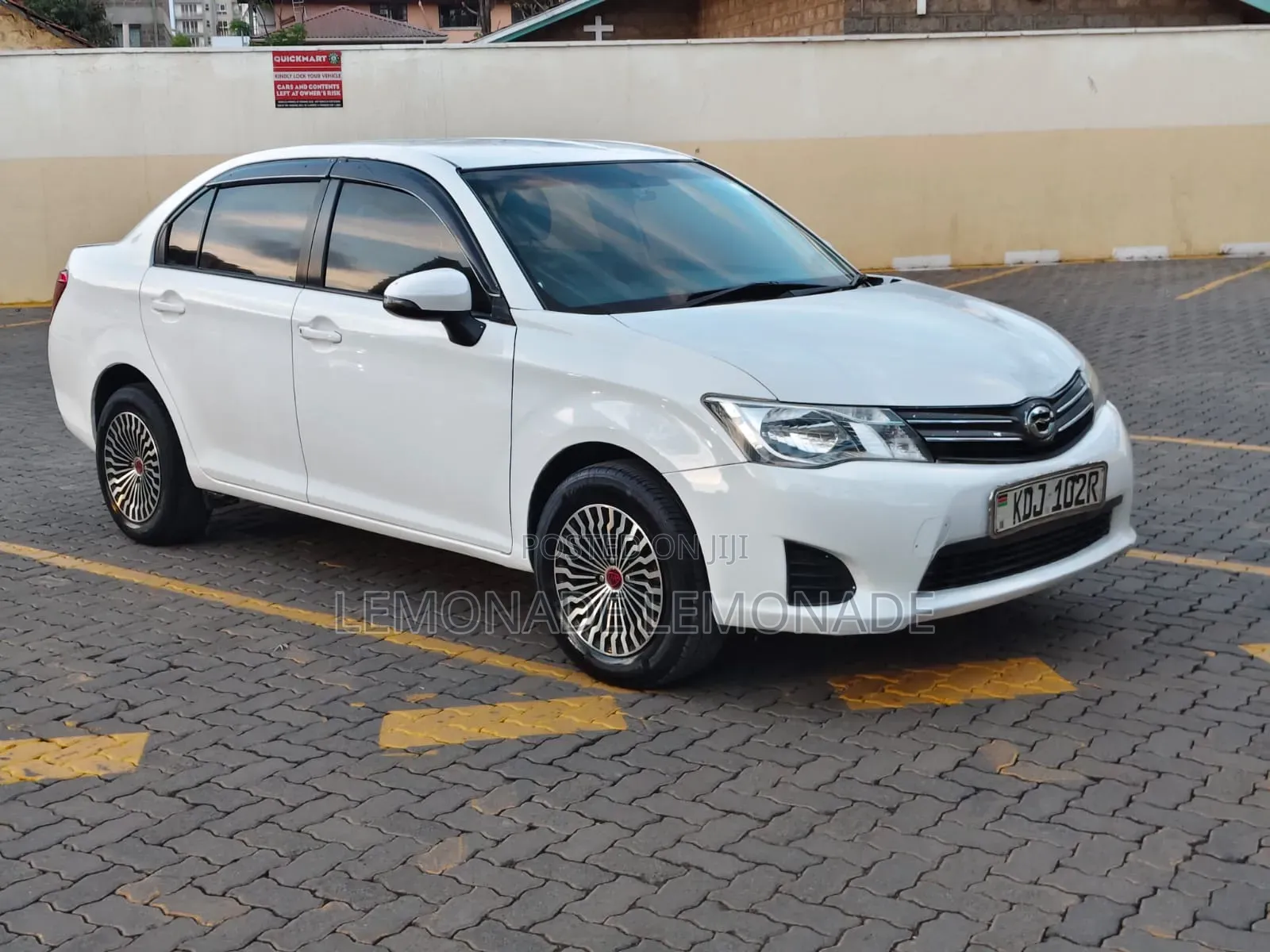 Toyota Axio 1.5 G 2WD 2015 Pearl