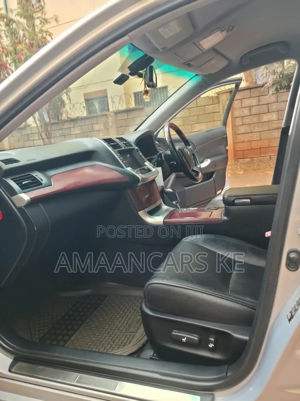 Toyota Crown Majesta 4.6 RWD 2012 Silver