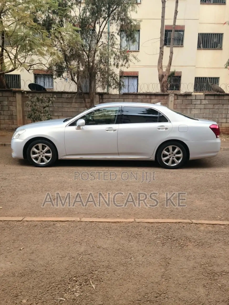 Toyota Crown Majesta 4.6 RWD 2012 Silver