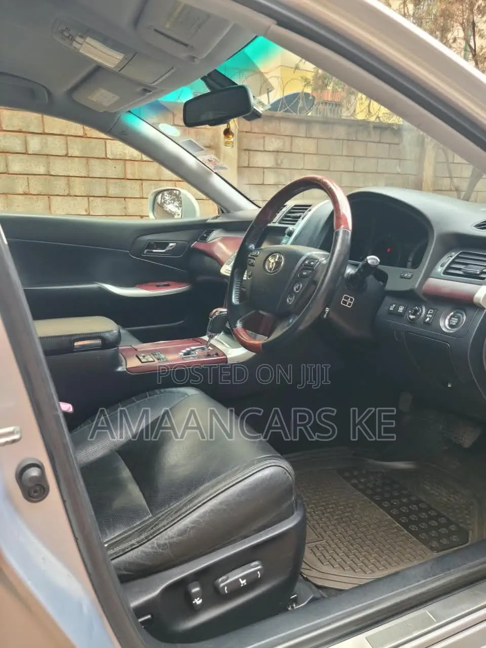Toyota Crown Majesta 4.6 RWD 2012 Silver