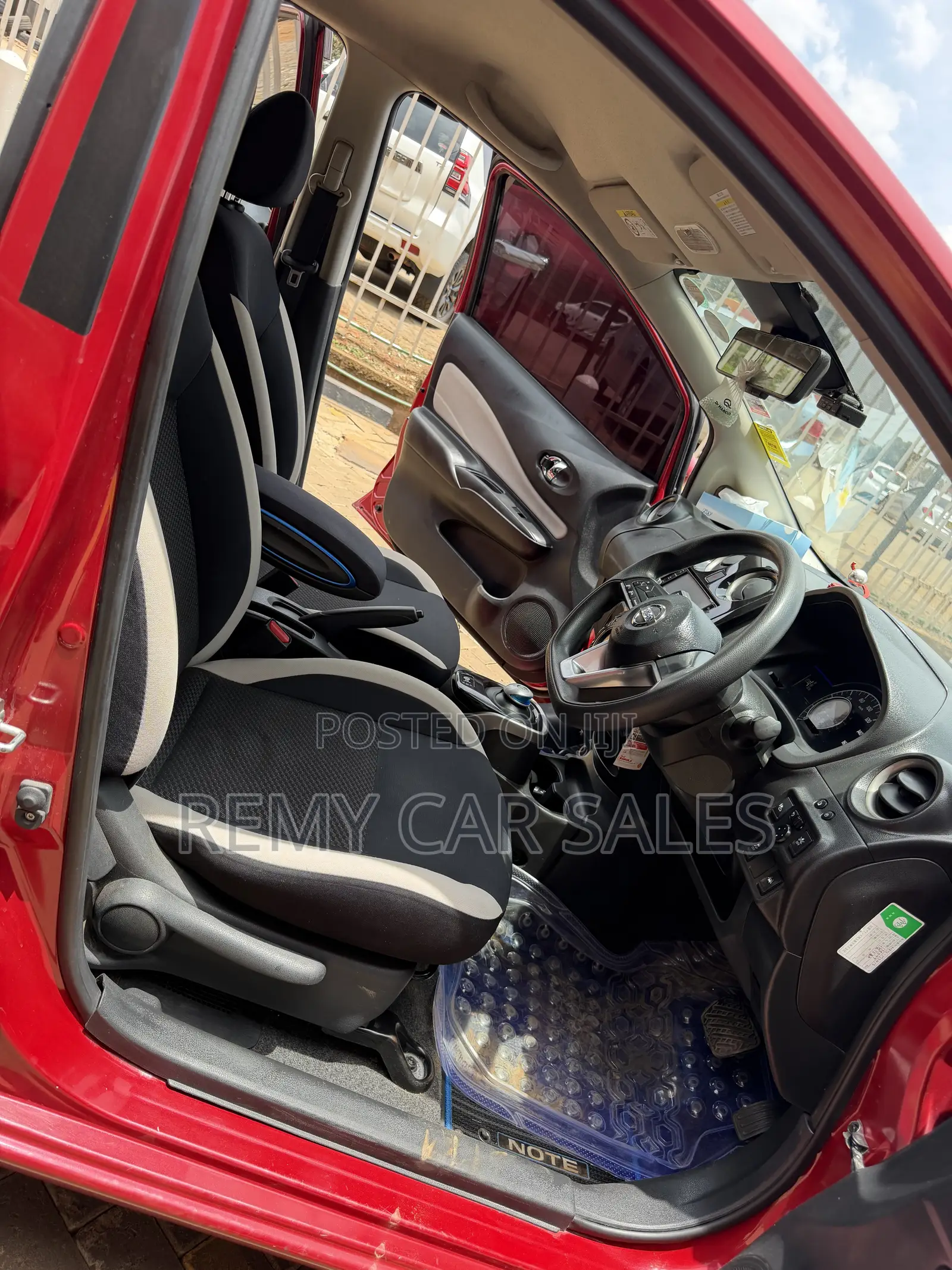 Nissan Note 2013 Red