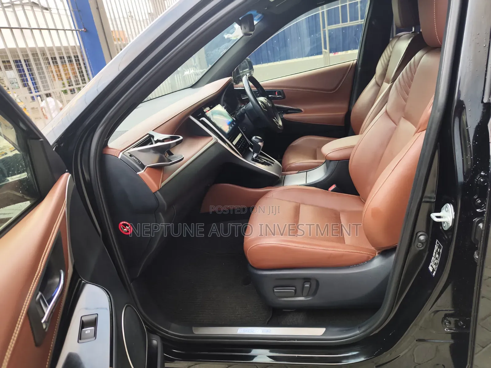 Toyota Harrier 2.0 2019 Black