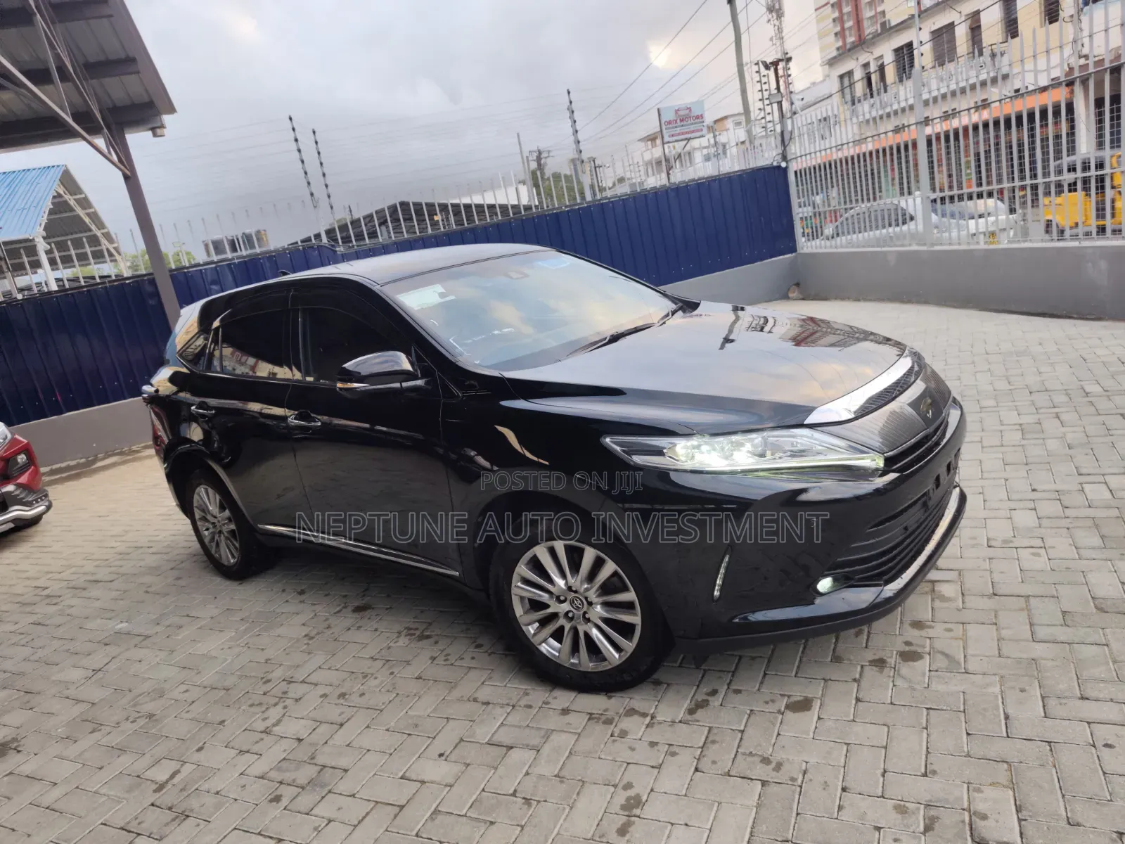 Toyota Harrier 2.0 2019 Black