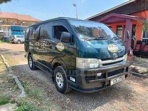 Toyota HiAce 2009 Green