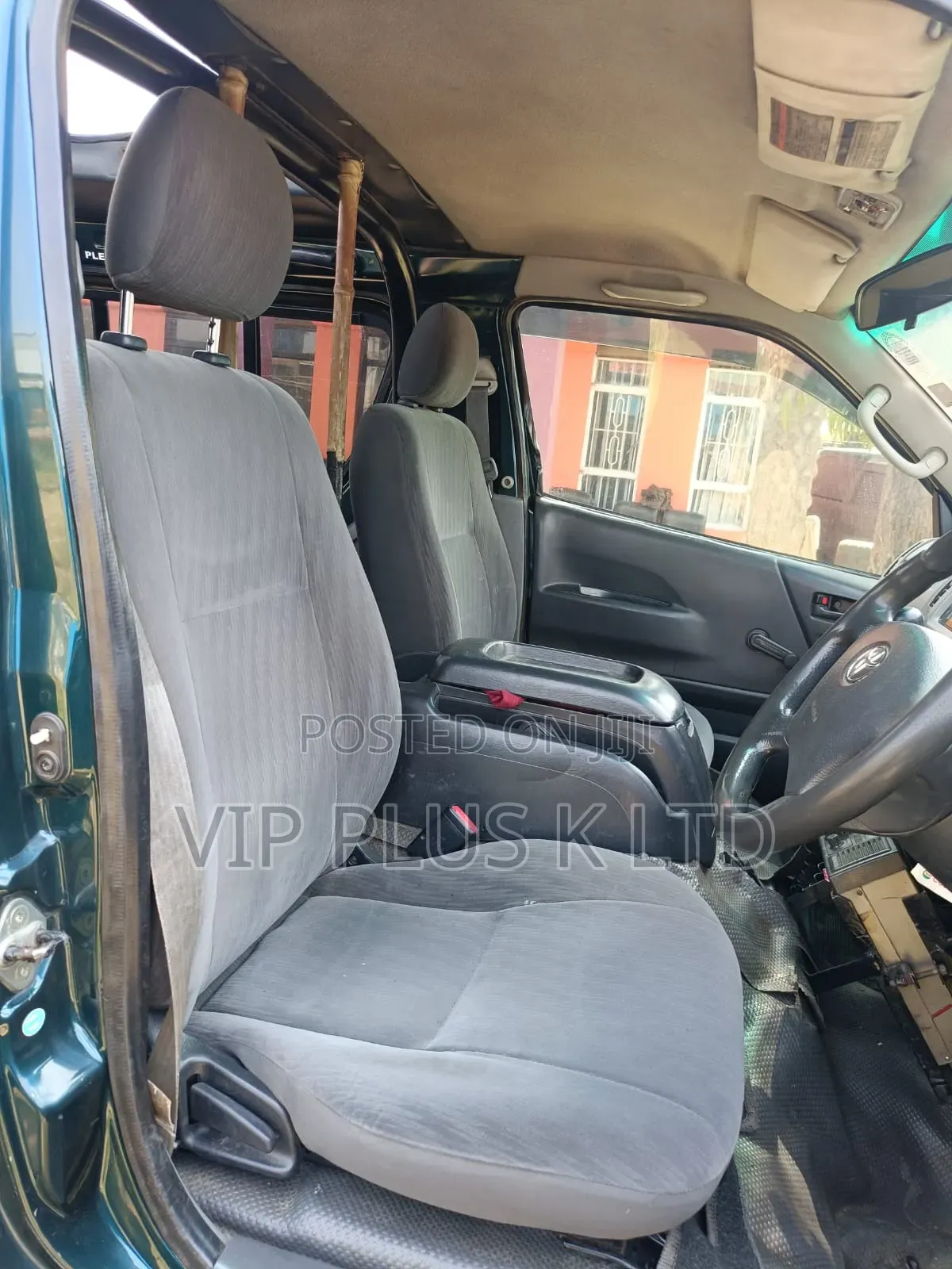 Toyota HiAce 2009 Green
