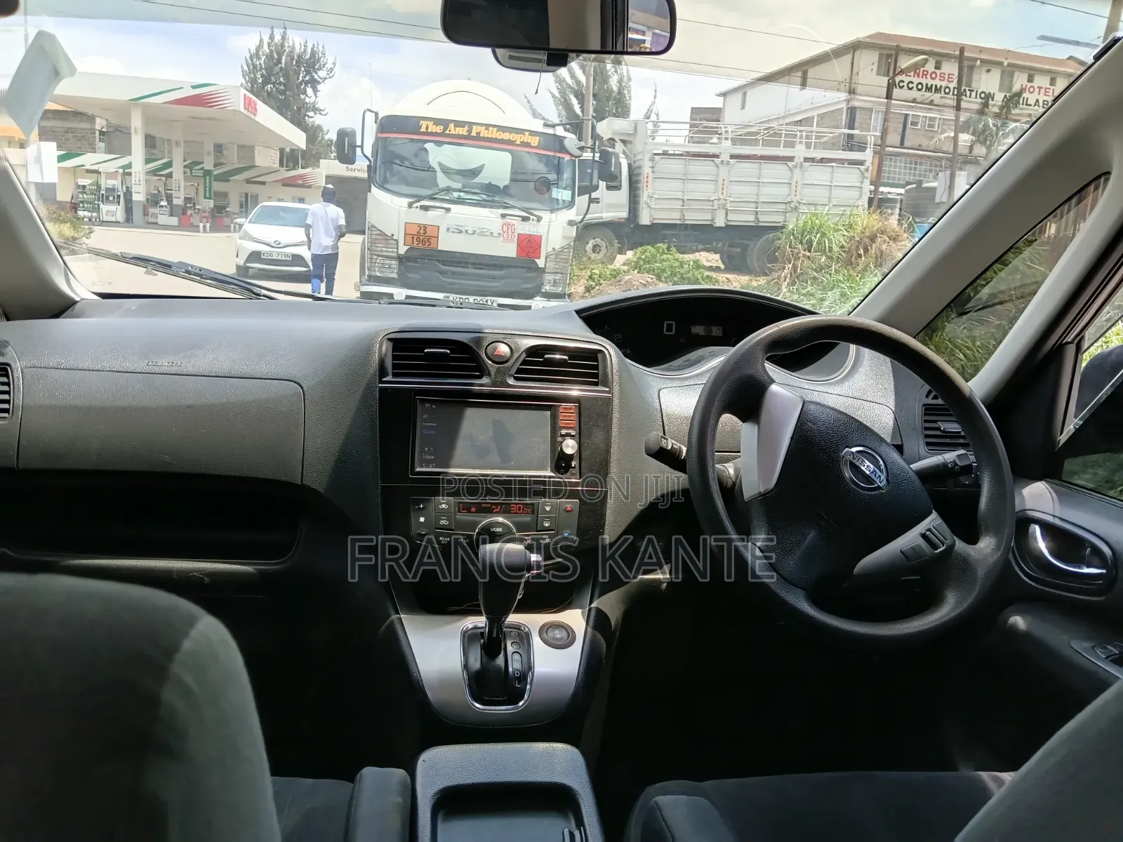 Nissan Serena 2015 Black