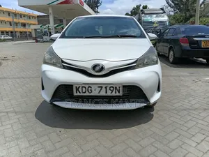 Toyota Vitz 2014 White