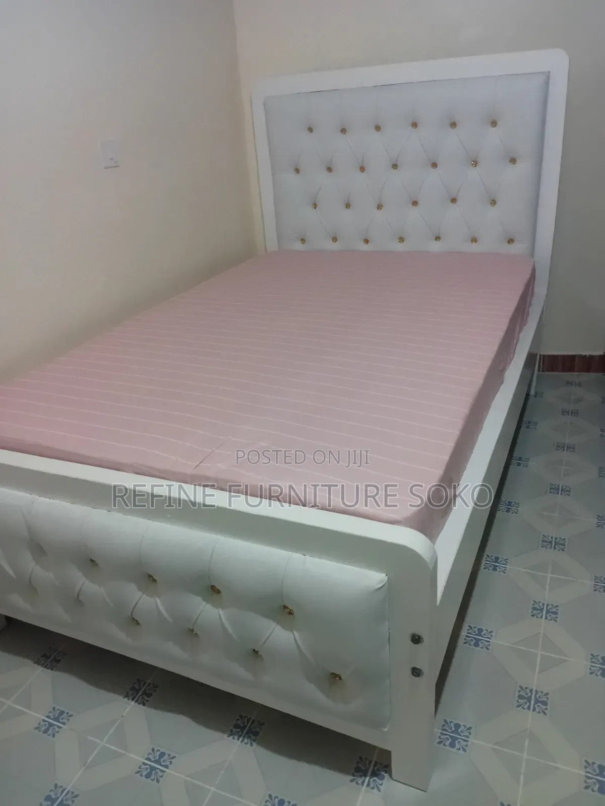 Morden Design High Quality Mocket Bed