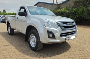 Toyota Hilux 2021 White