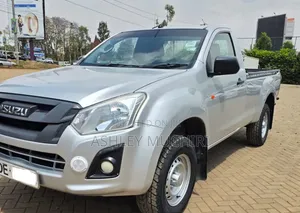 Toyota Hilux 2021 White