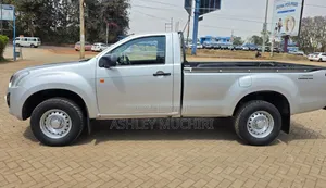 Toyota Hilux 2021 White