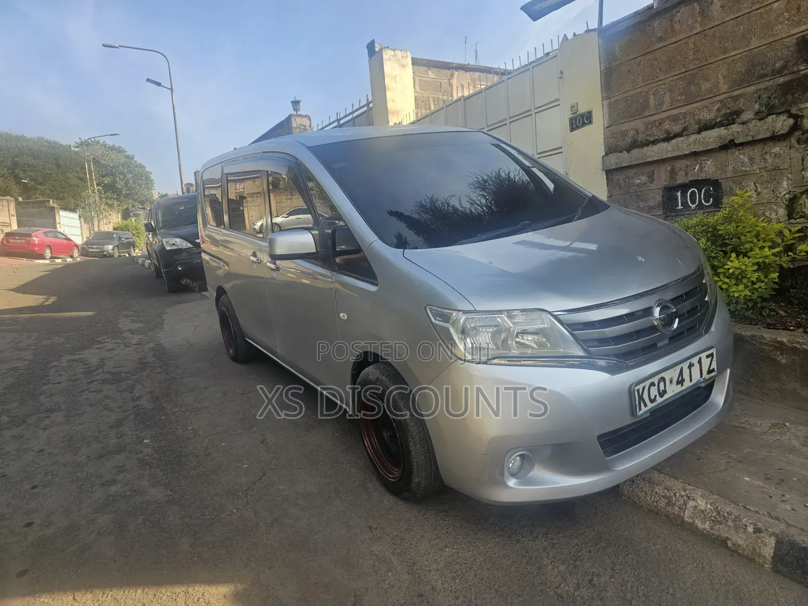 Nissan Serena 2013 Silver