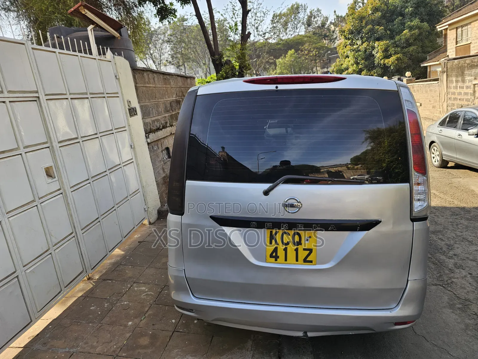Nissan Serena 2013 Silver