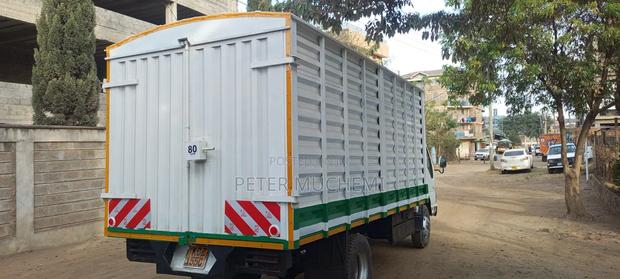 Isuzu NPR 2020 White - thumbnail 4