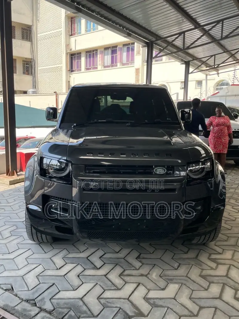 Land Rover Defender V8 2024 Black
