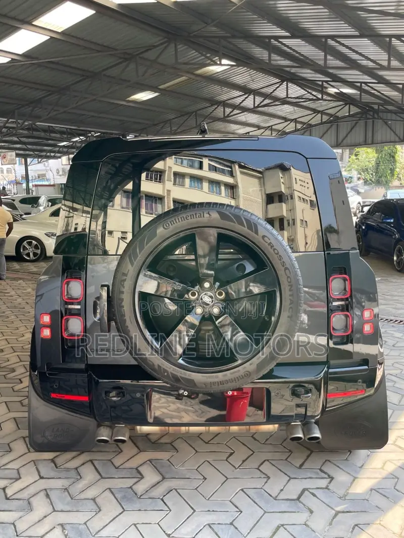 Land Rover Defender V8 2024 Black