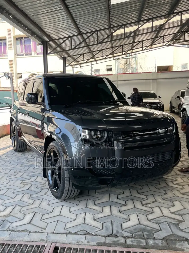 Land Rover Defender V8 2024 Black