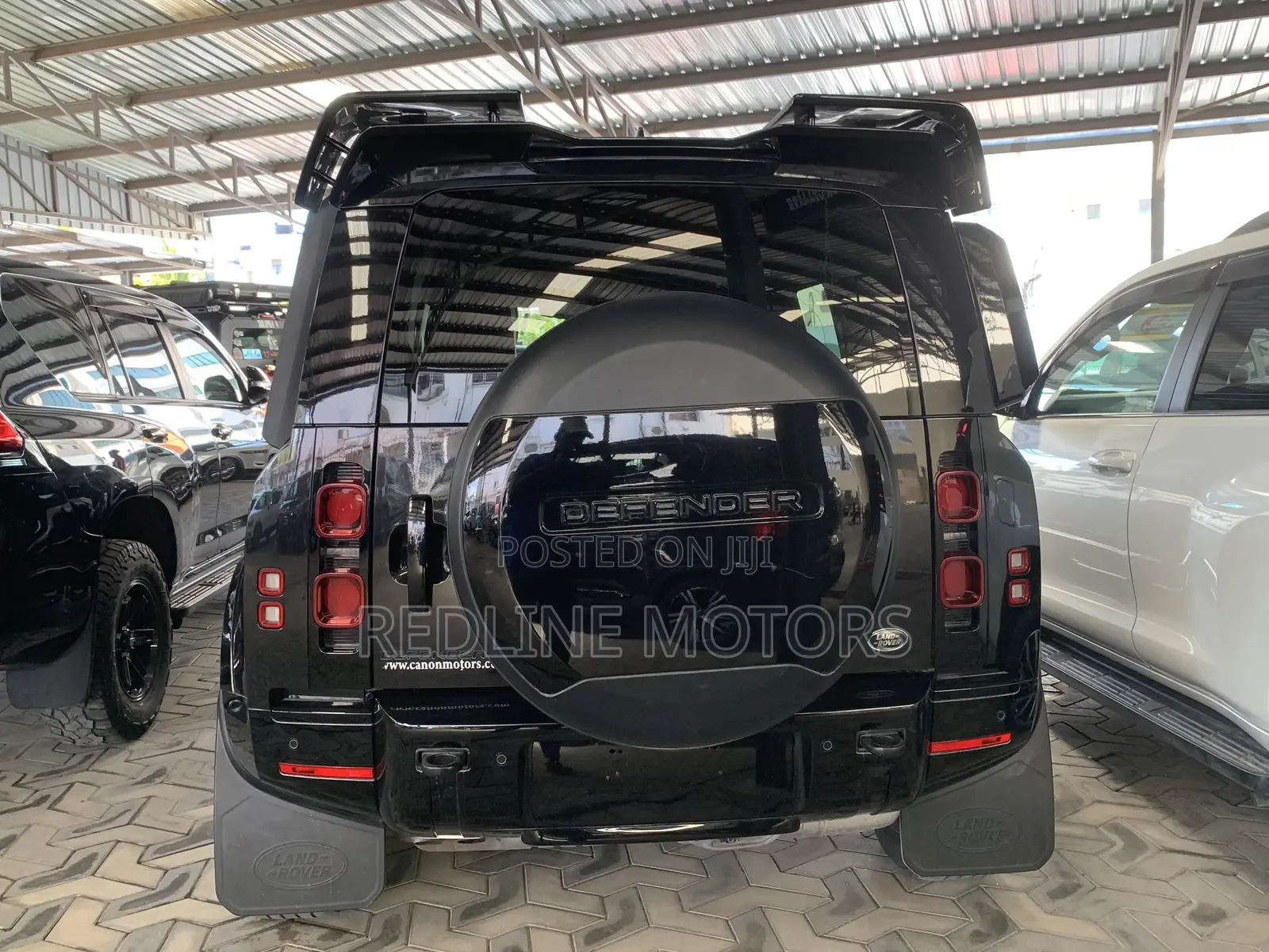 Land Rover Defender X-Dynamic SE 2024 Matt Black