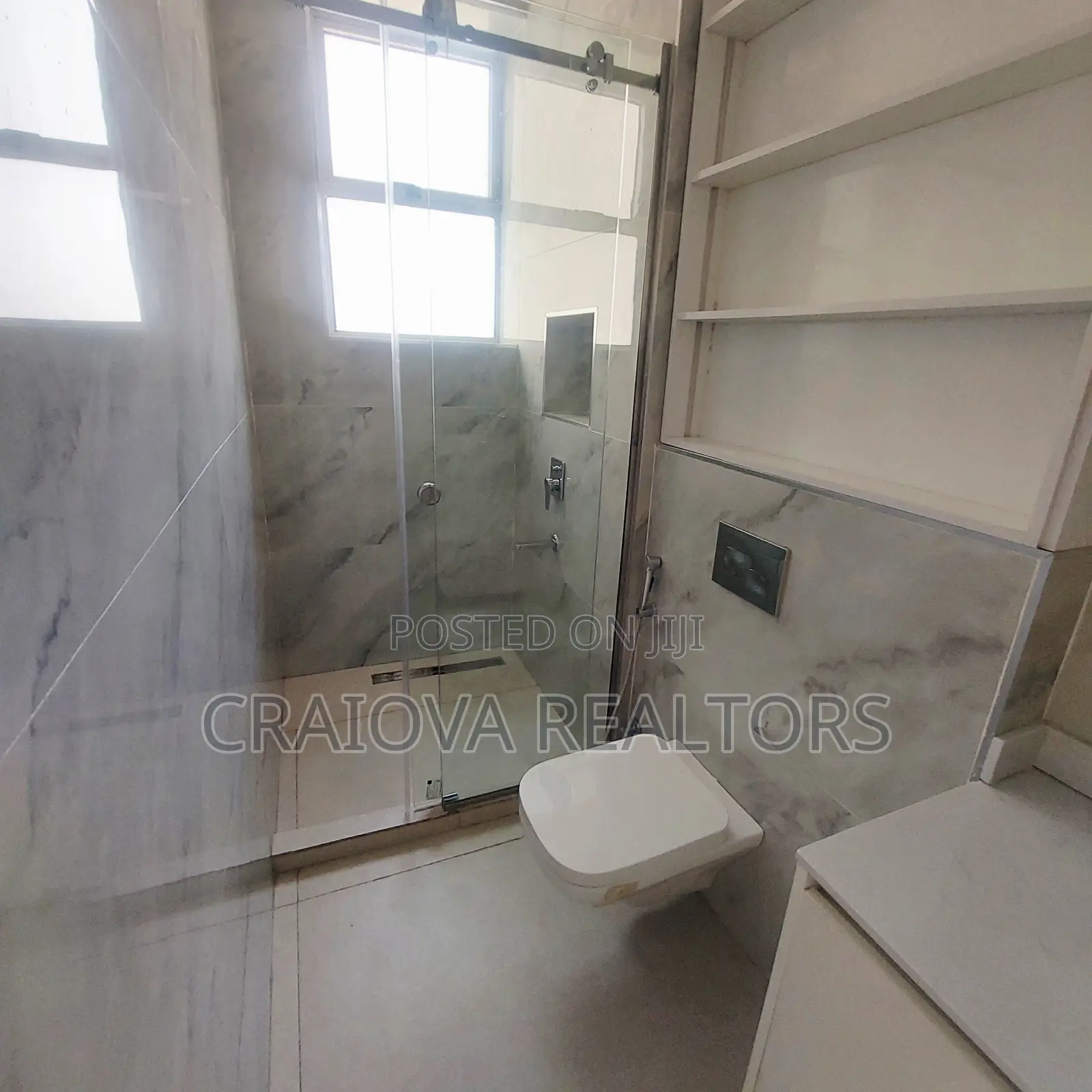 4bdrm Duplex in Spring Valley for rent