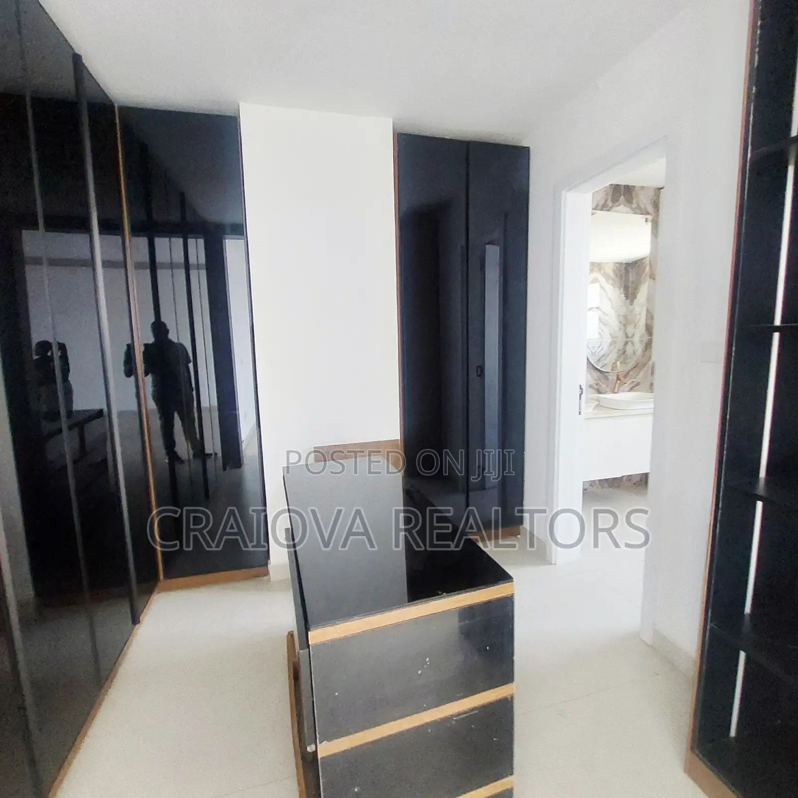 4bdrm Duplex in Spring Valley for rent