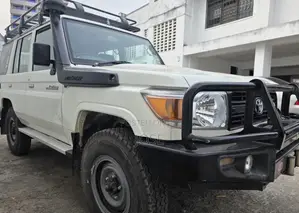 Toyota Land Cruiser 2021 White