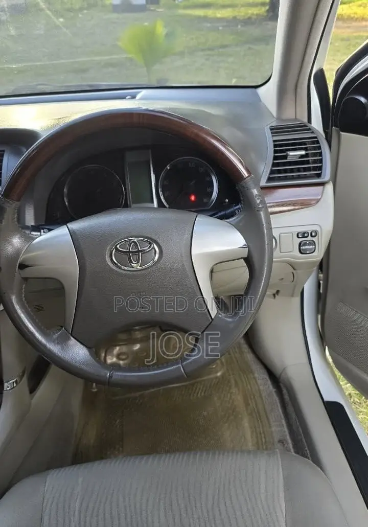 Toyota Premio 2012 White