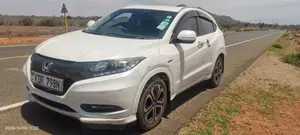 Honda Vezel 2017 White