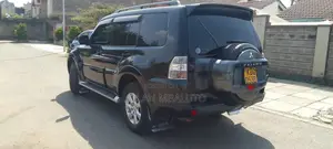 Mitsubishi Pajero 2018 Black
