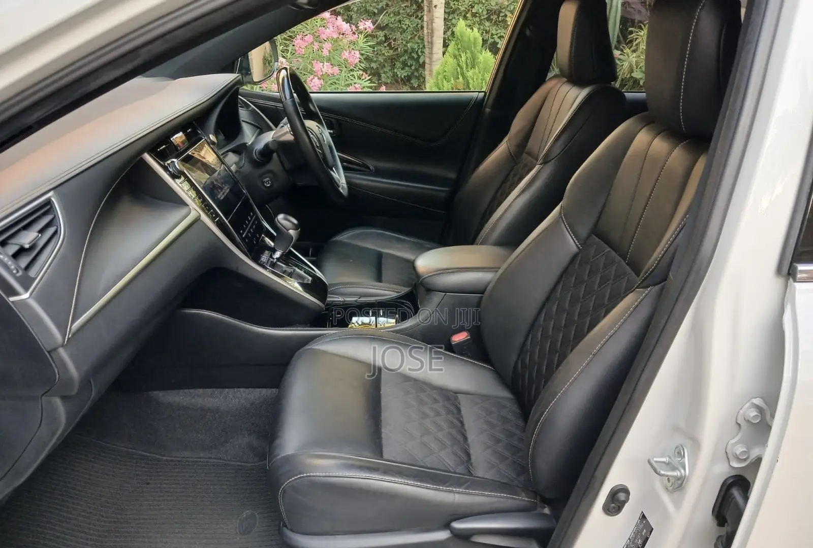 Toyota Harrier 2.0 2019 White