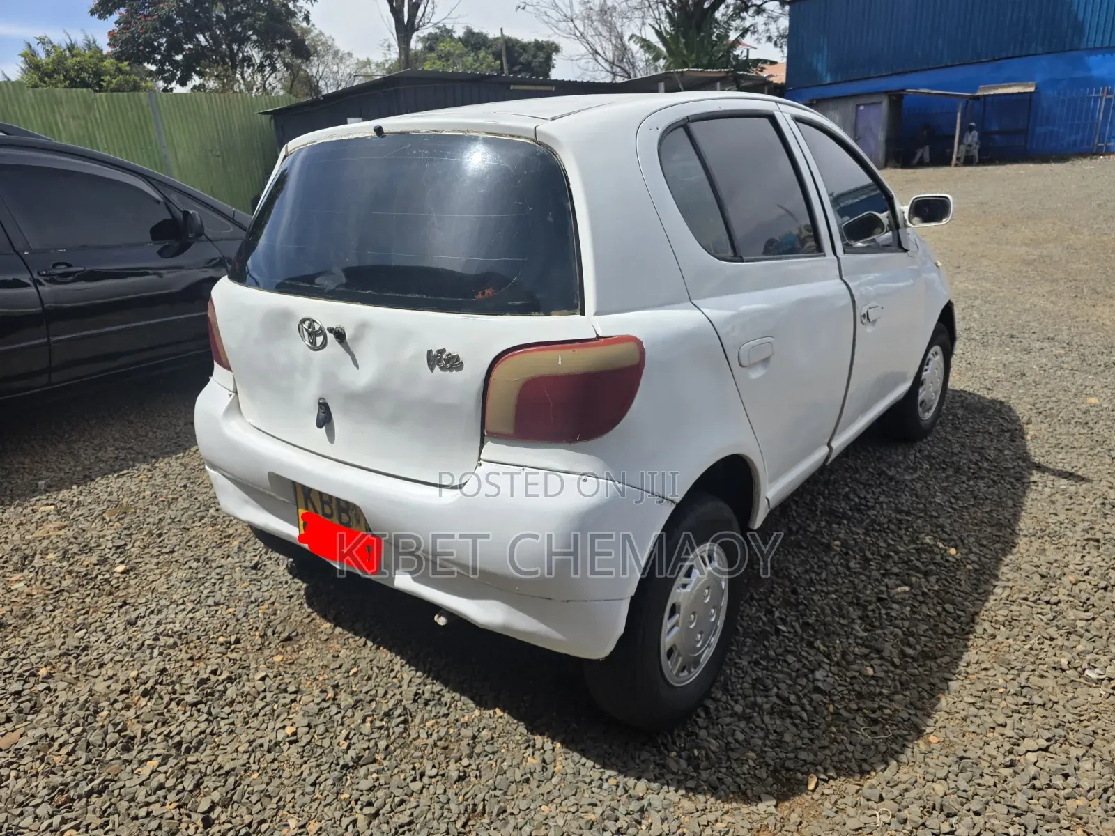 Toyota Vitz 2000 White