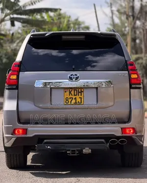 Toyota Land Cruiser Prado 2017 Gray