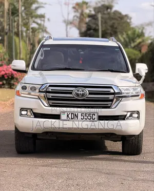 Toyota Land Cruiser 2016 White