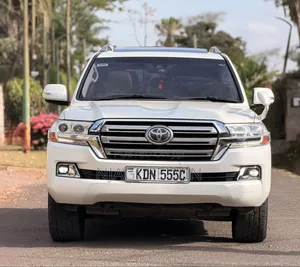 Toyota Land Cruiser 4.6 V8 ZX 2016 White