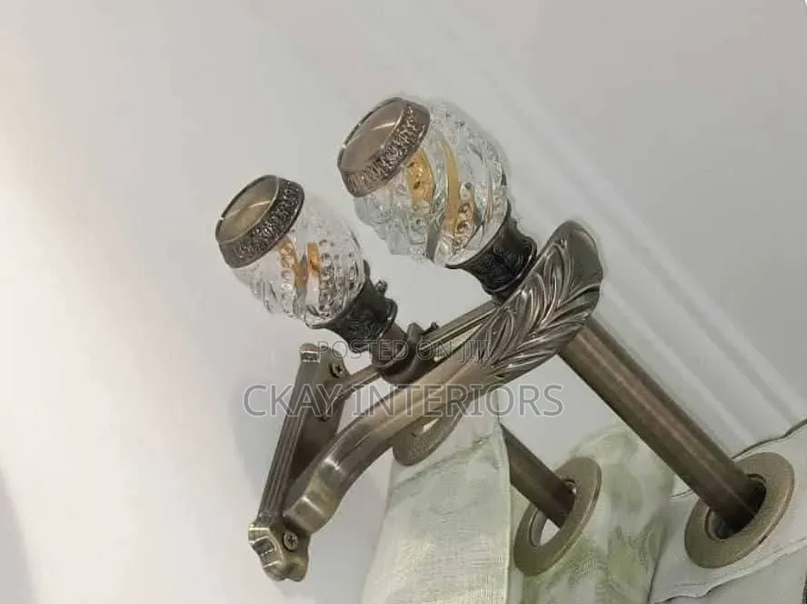 Antic Gold, Double, Cobra Brackets
