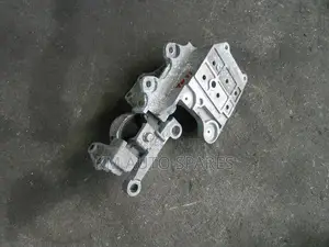 Nissan X-Trail Nt32 Gearbox Mount.