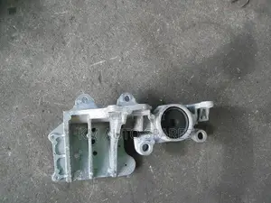 Nissan X-Trail Nt32 Gearbox Mount.