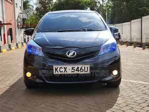 Toyota Vitz 1.3 FWD 5dr 2012 Black