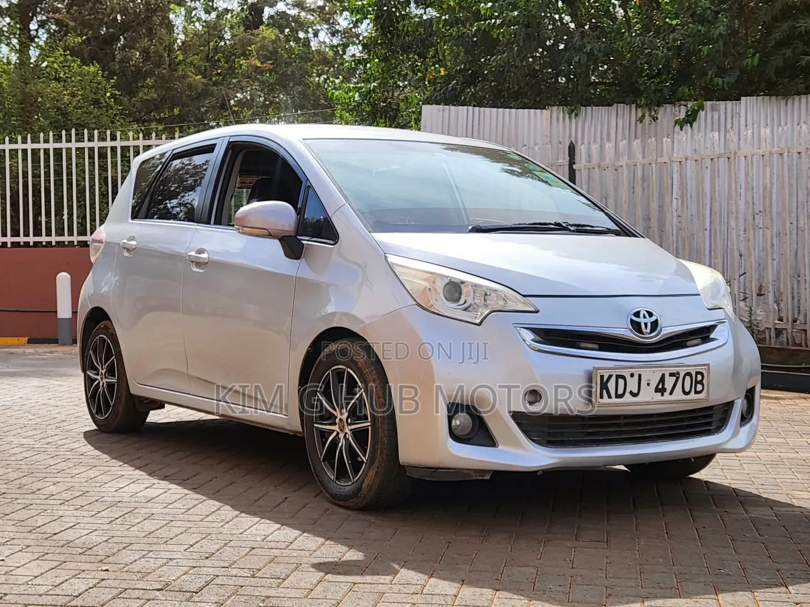 Toyota Ractis 1.5 FWD 2015 Silver