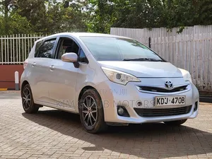 Toyota Ractis 1.5 FWD 2015 Silver
