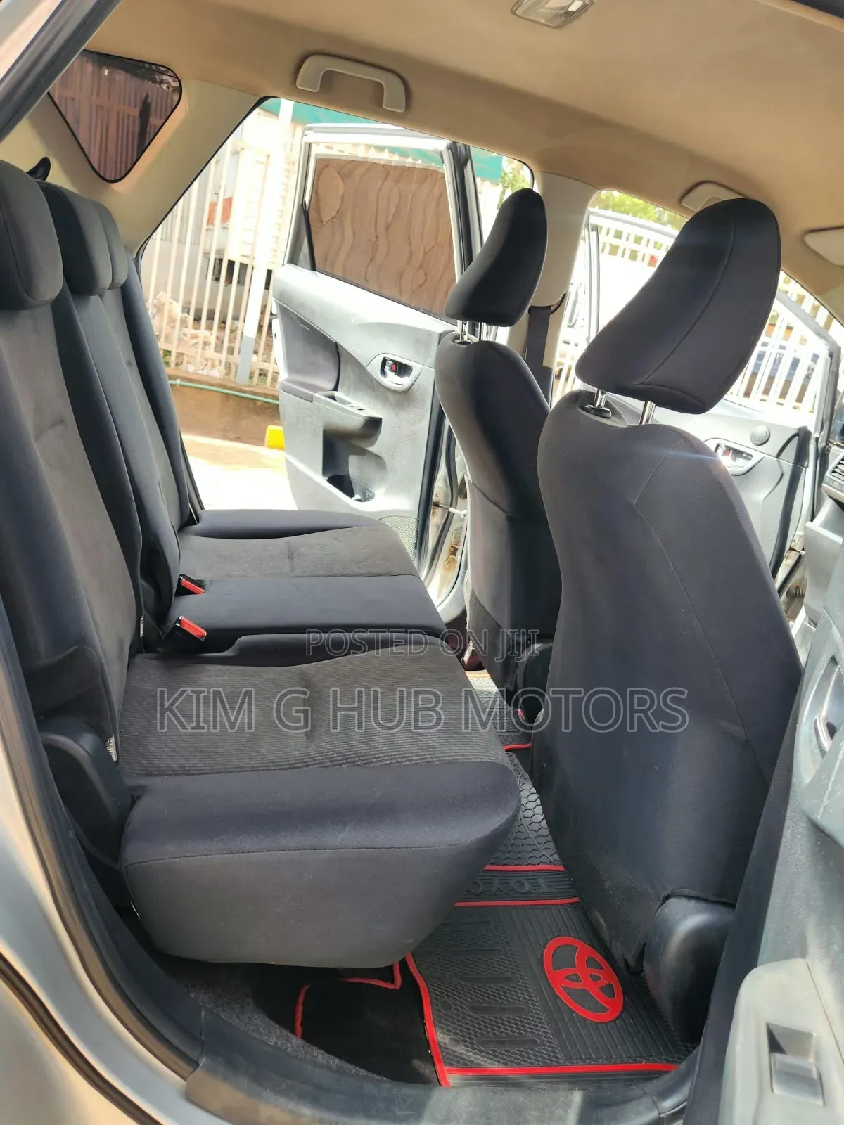 Toyota Ractis 1.5 FWD 2015 Silver