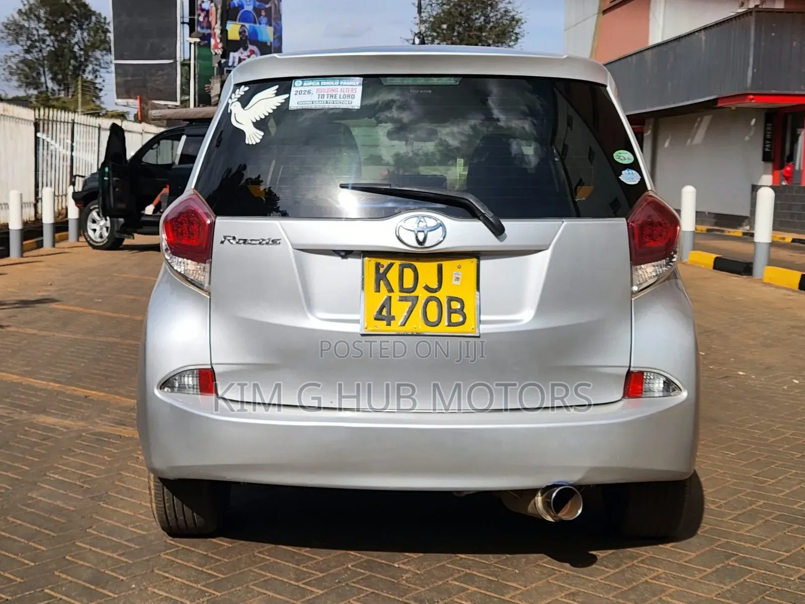Toyota Ractis 1.5 FWD 2015 Silver